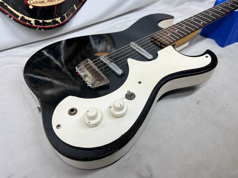 Silvertone Model 1448 Doublecut Electric Guitar - Image 17