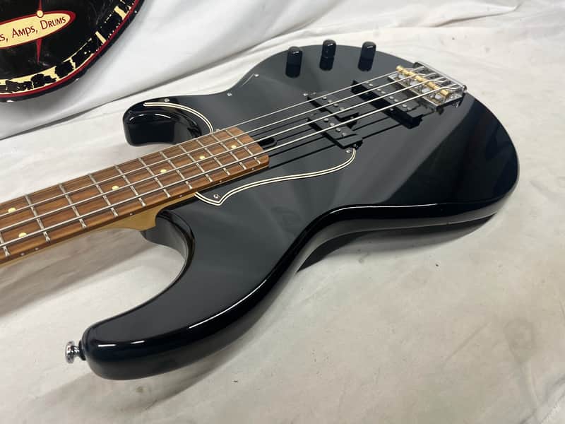 Yamaha Broad Bass BB234 4-String Electric Bass - Image 20