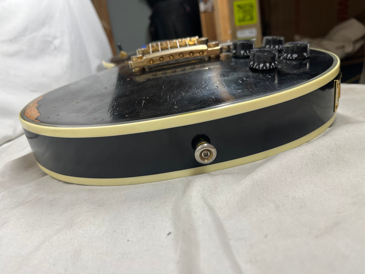 Sawtooth Singlecut LP-Style Electric Guitar - Distressed Black