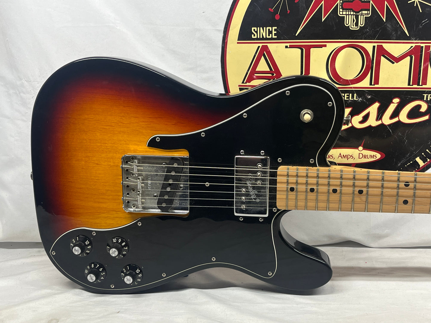 Fender Classic Series '72 Telecaster tele Custom Electric Guitar - 3-Color Sunburst