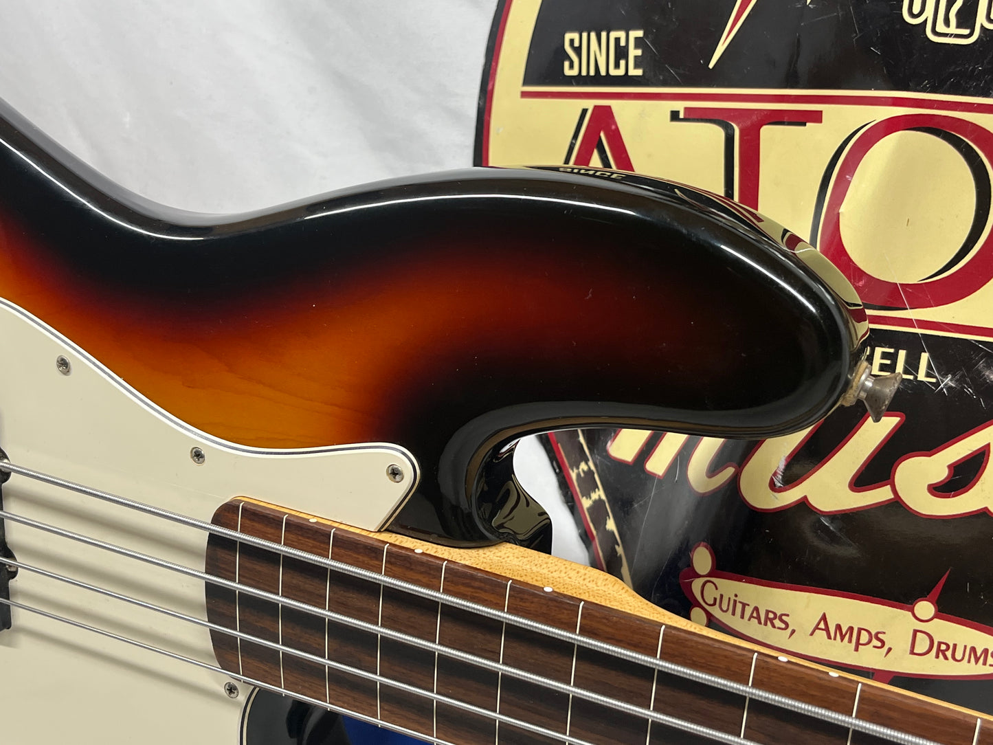 Fender Standard Fretless 4-String Electric Jazz Bass - Brown Sunburst