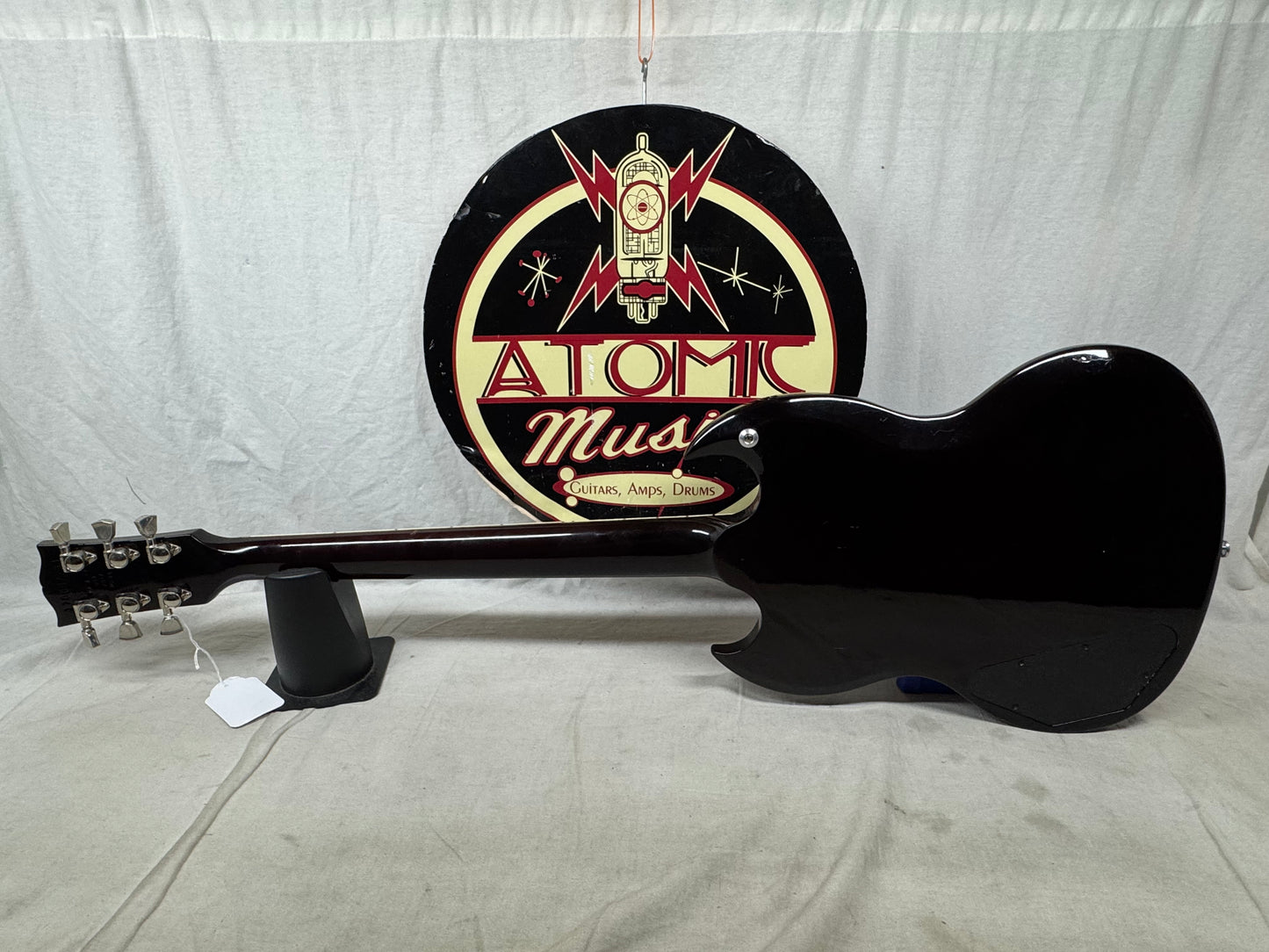 Gibson SG High Performance 2017 - Cherry Burst - signed by numerous shredders!