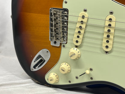 Fender Road Worn '60s Stratocaster Strat Electric Guitar - 3-Color Sunburst