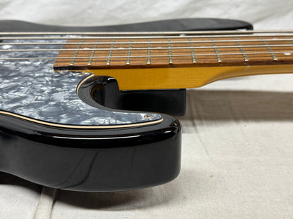 Line 6 Variax Model 700 4-string Bass 2005