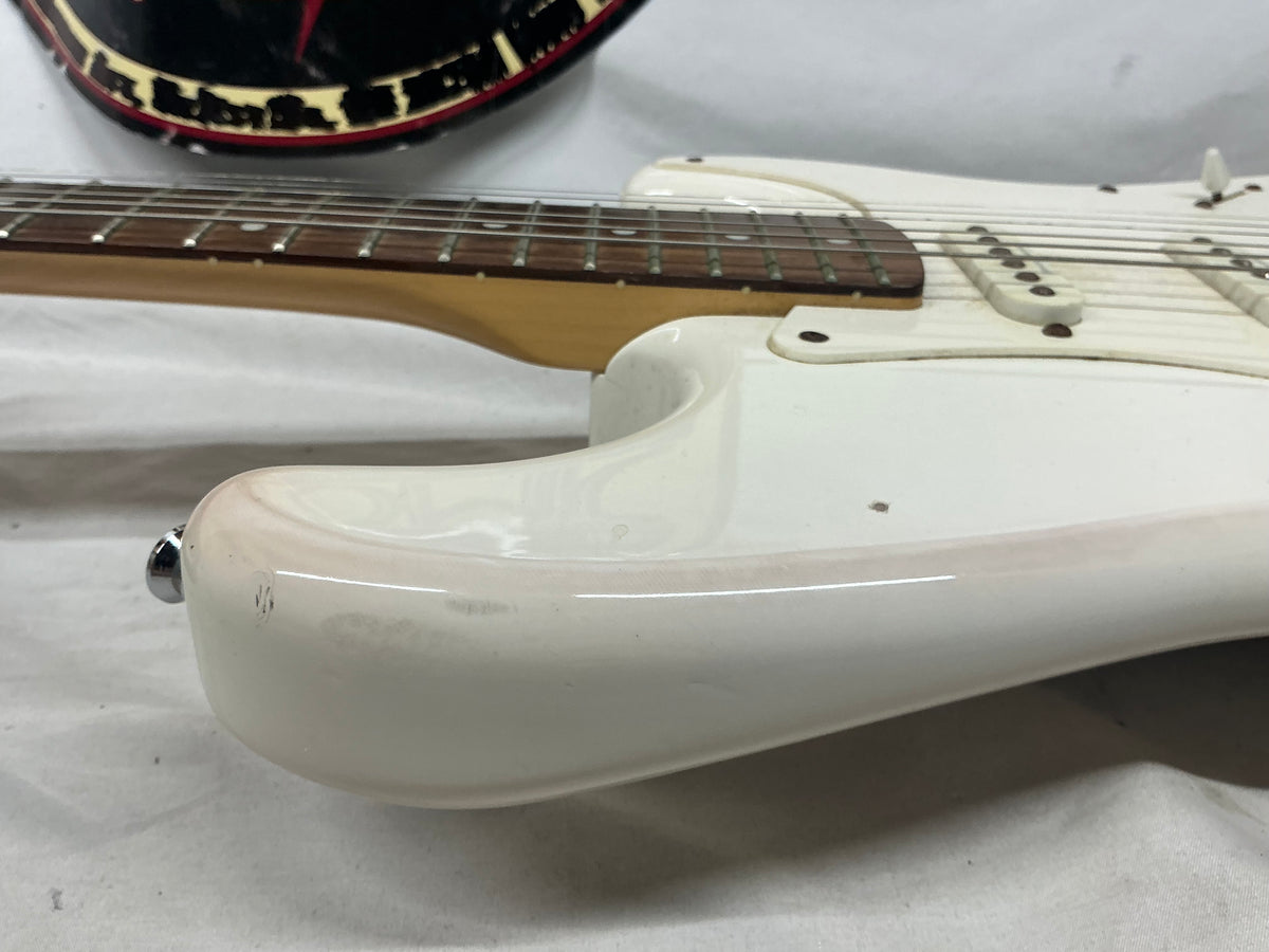 Squier Stratocaster - White