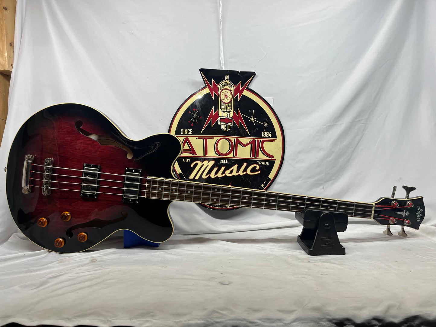 Hofner HCT-500/8 Verythin Contemporary Long Scale 4-String Electric Bass