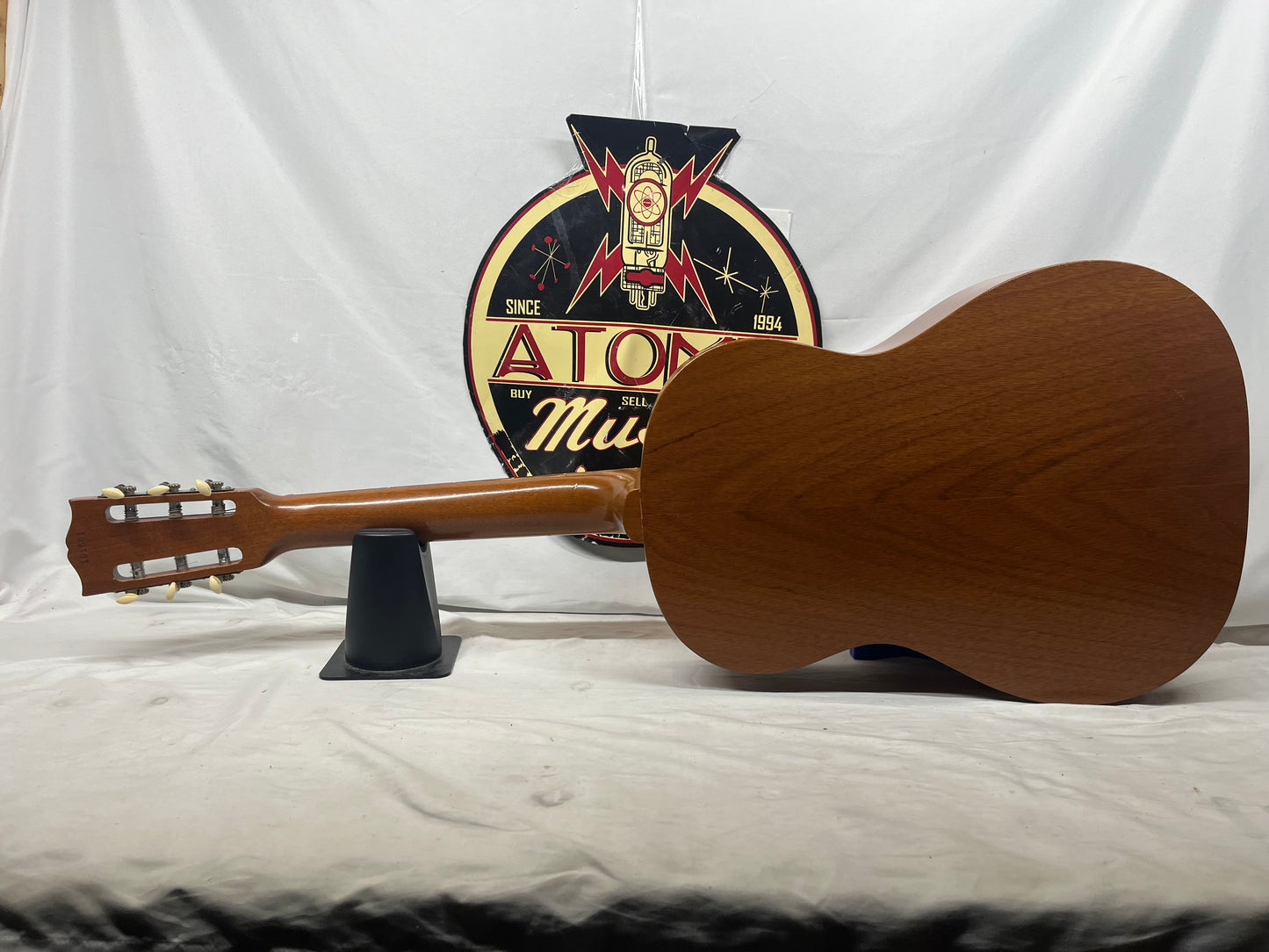 Gibson C-0 Classic Acoustic Guitar with Case