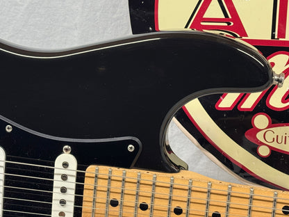 Hamer USA Daytona Guitar S-style with Case - Black / Maple neck