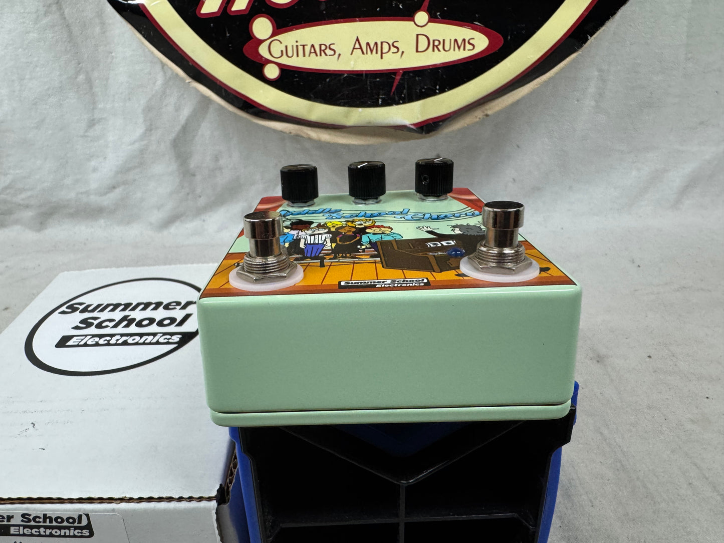 Summer School Electronics Middle School Chorus Vibrato Pedal with Box