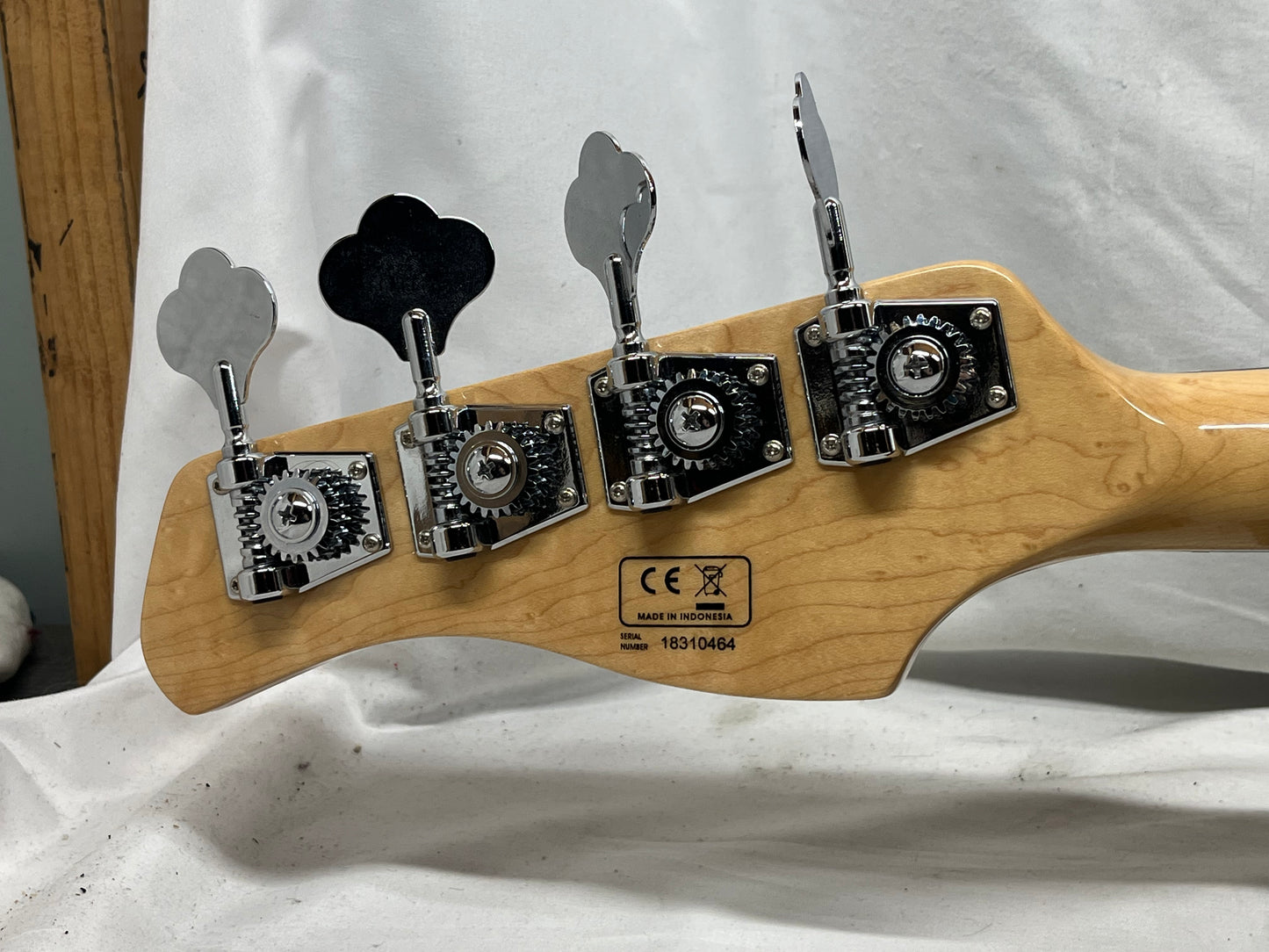 Sire Marcus Miller V7 4- String J-Style Electric Bass