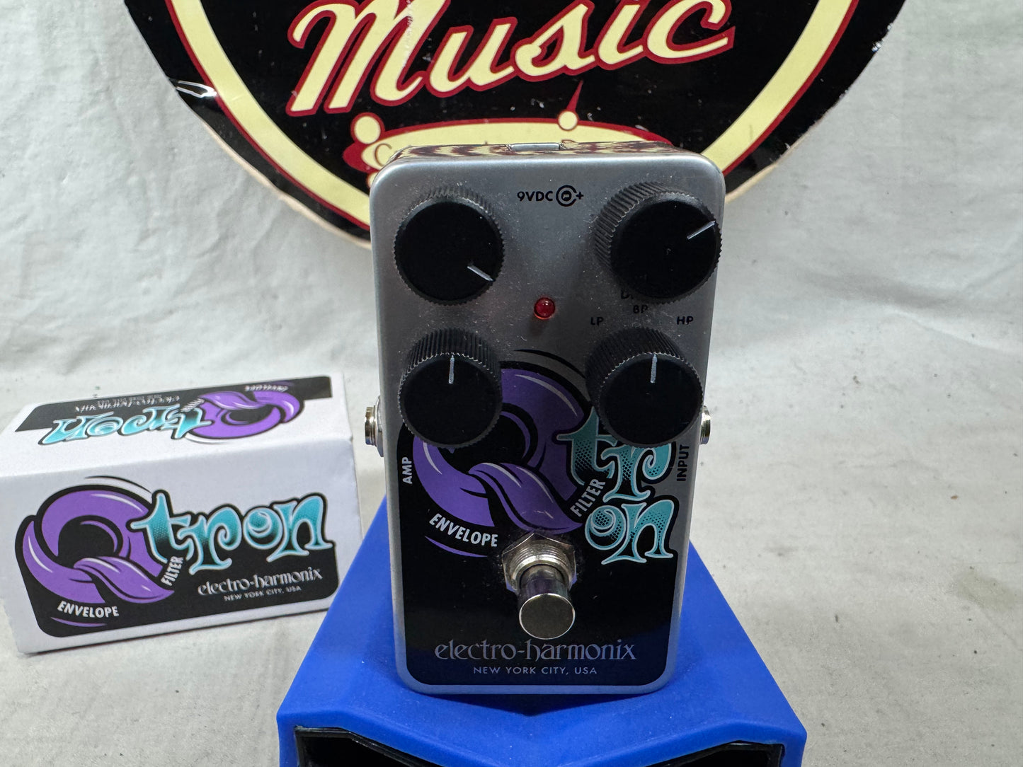 Electro-Harmonix Nano Series Q-Tron Envelope Filter Pedal with Box