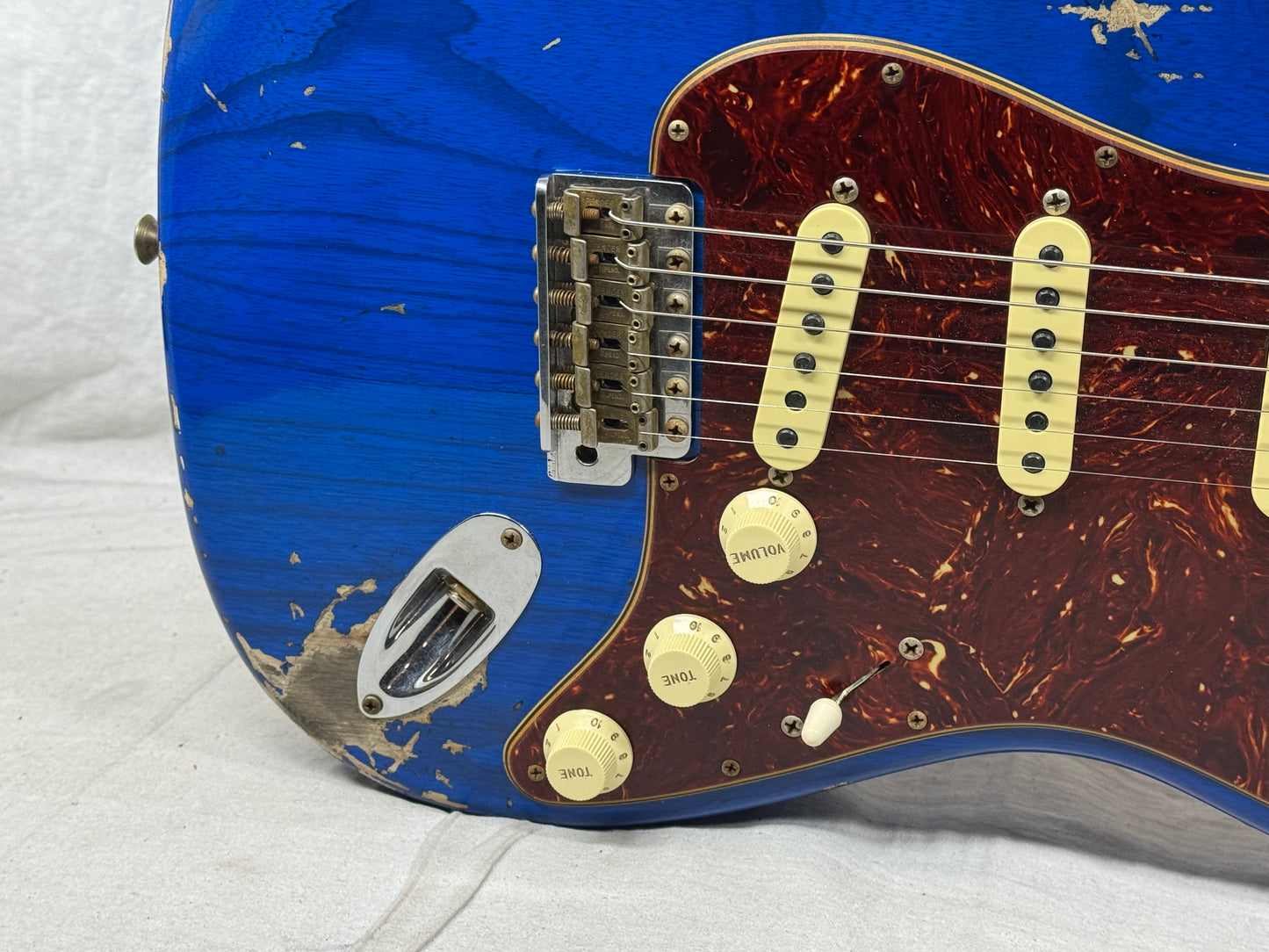 Fender USA Custom Shop '62 1962 Stratocaster Heavy Relic Guitar with COA + Case 2022 - Sapphire Blue Transparent / Rosewood fingerboard