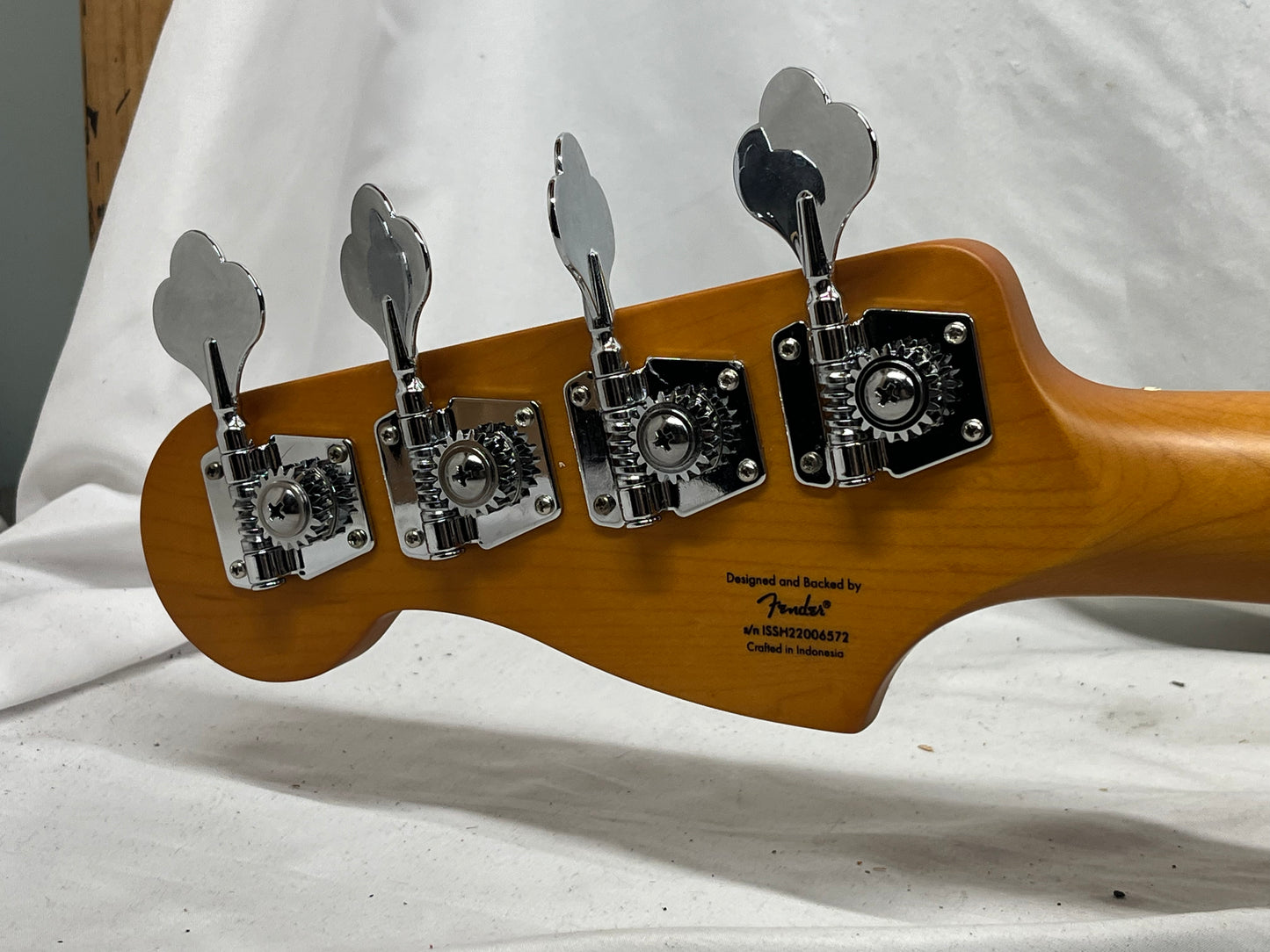 Squier 40th Anniversary Precision Bass Vintage Edition 4-String Electric Bass with Gig Bag - Satin Vintage Blonde