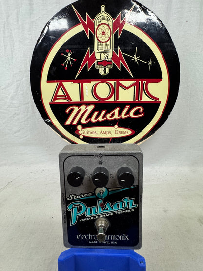 Electro-Harmonix Stereo Pulsar Variable Shape Tremolo Pedal