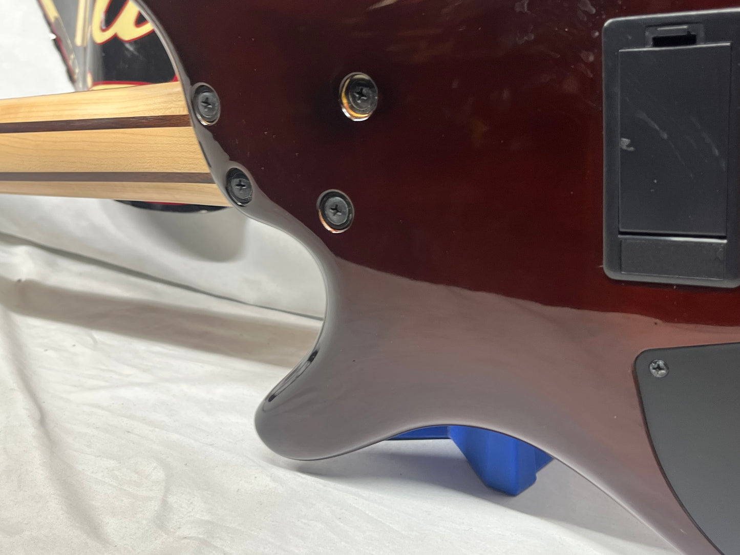 Ibanez Soundgear SR370 4-String Electric Bass