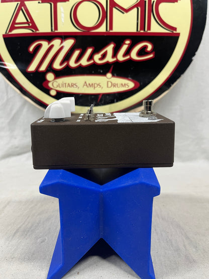 Wonderful Audio Technology WAT?! Fuzz Lands Fuzz Pedal with Box