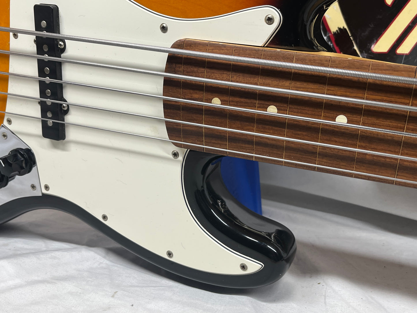 Fender Standard Jazz Bass V 5-String Electric Bass with Hard Case - Brown Sunburst