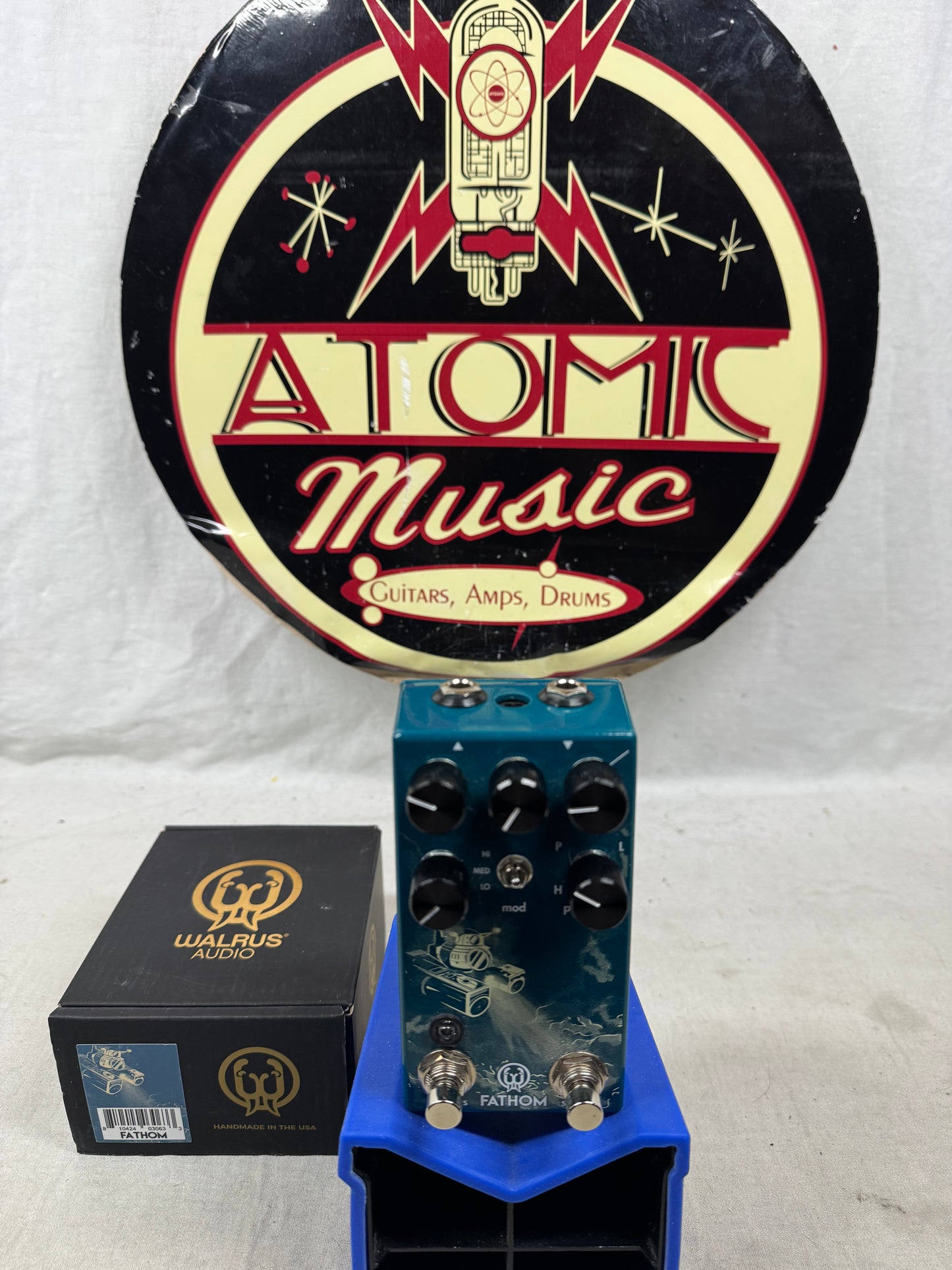Walrus Audio Fathom Multi-Function Reverb Pedal with Box