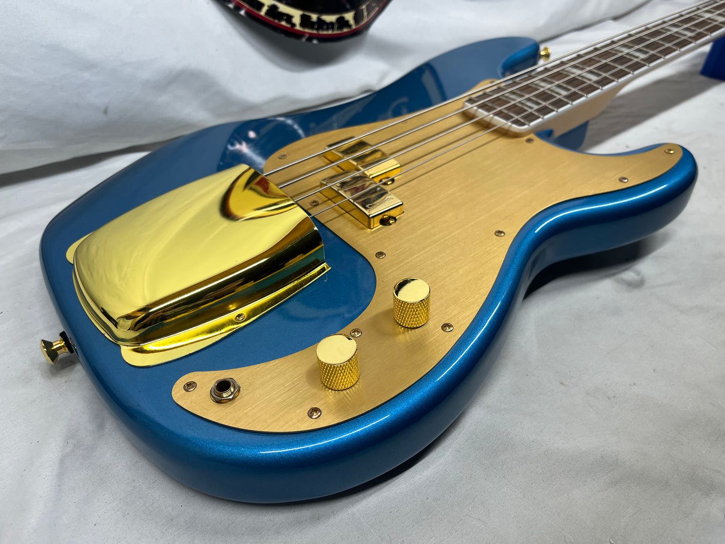 Squier 40th Anniversary 4-String Electric Precision Bass Gold Edition - Lake Placid Blue