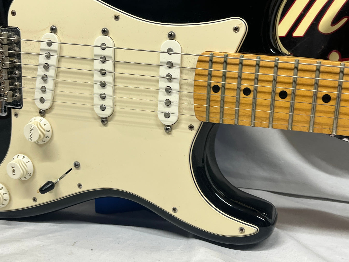 Fender Standard Stratocaster Strat Electric Guitar MIM - Made in Mexico - Black