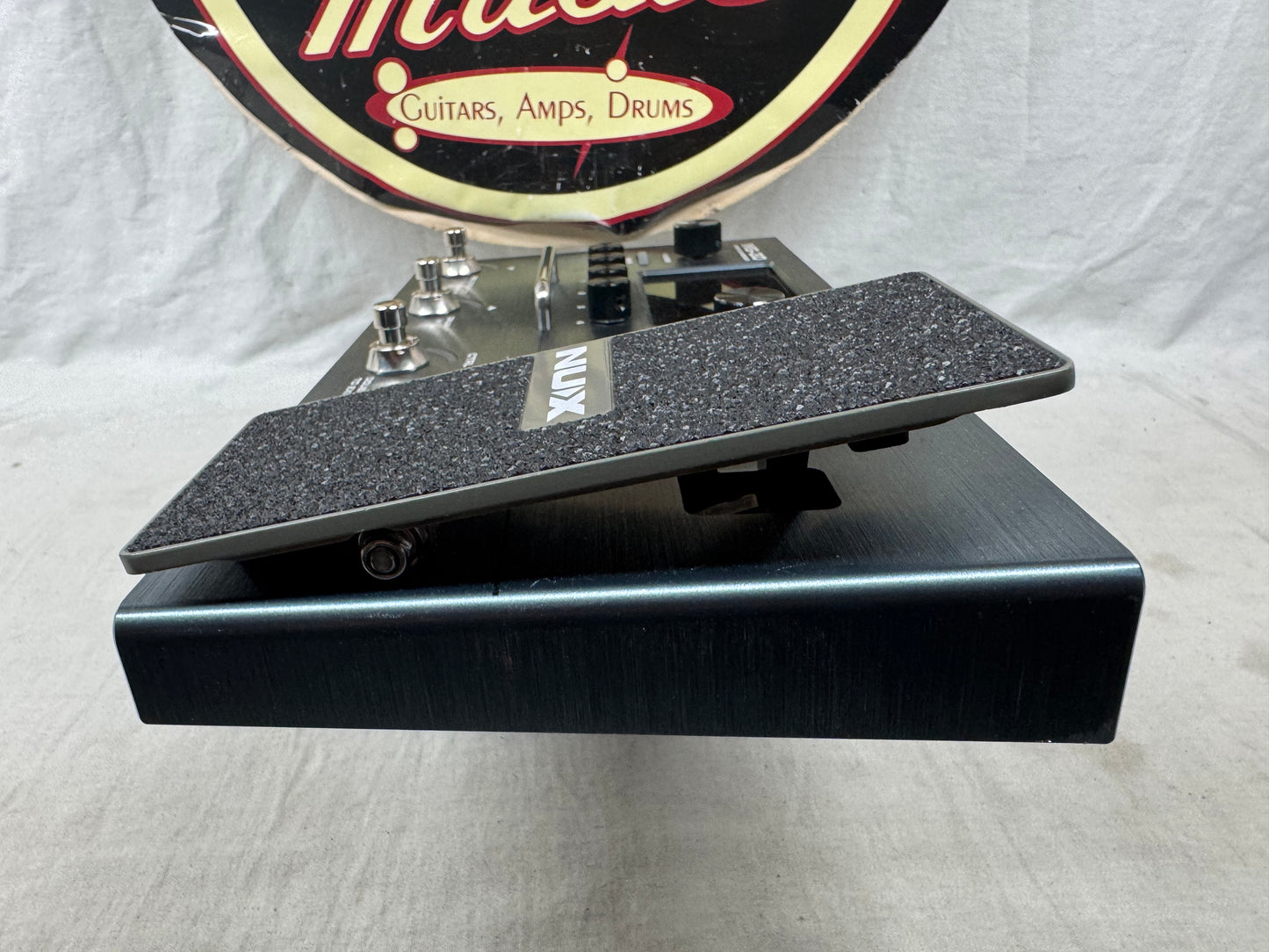 NuX MG-30 mg30 Versatile Modeler Multi-Effects Pedal