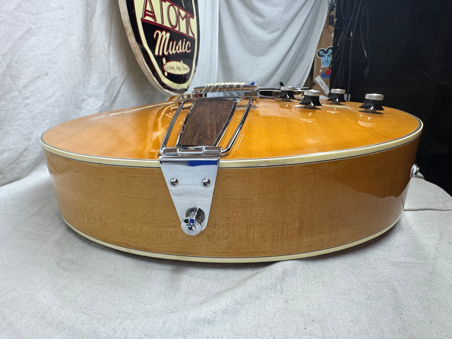 Yamaha AE-11 ae11 Archtop Electric Hollowbody Guitar with Case - Natural
