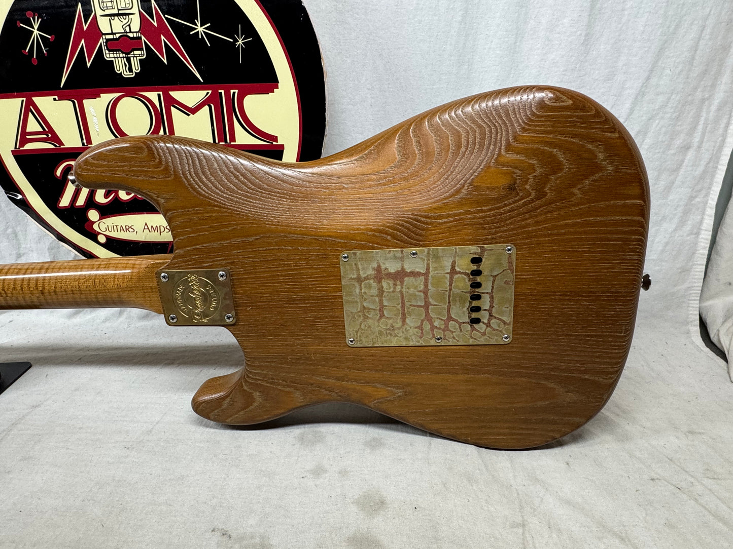 Paoletti PWS04LT Singlecut Guitar with COA + Case