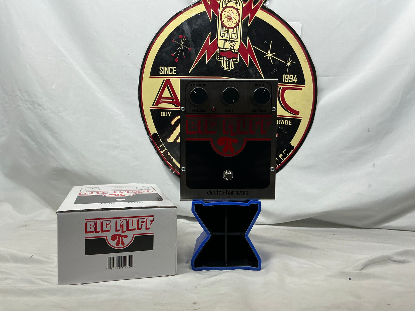Electro-Harmonix The NYC Classic Big Muff Pi π Fuzz Distortion Pedal with Box - Large Chassis 2024