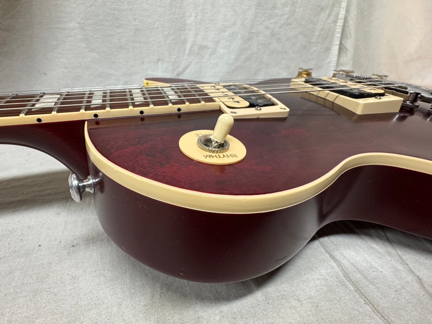 Gibson Les Paul Traditional Pro V Satin Guitar with Case 2019