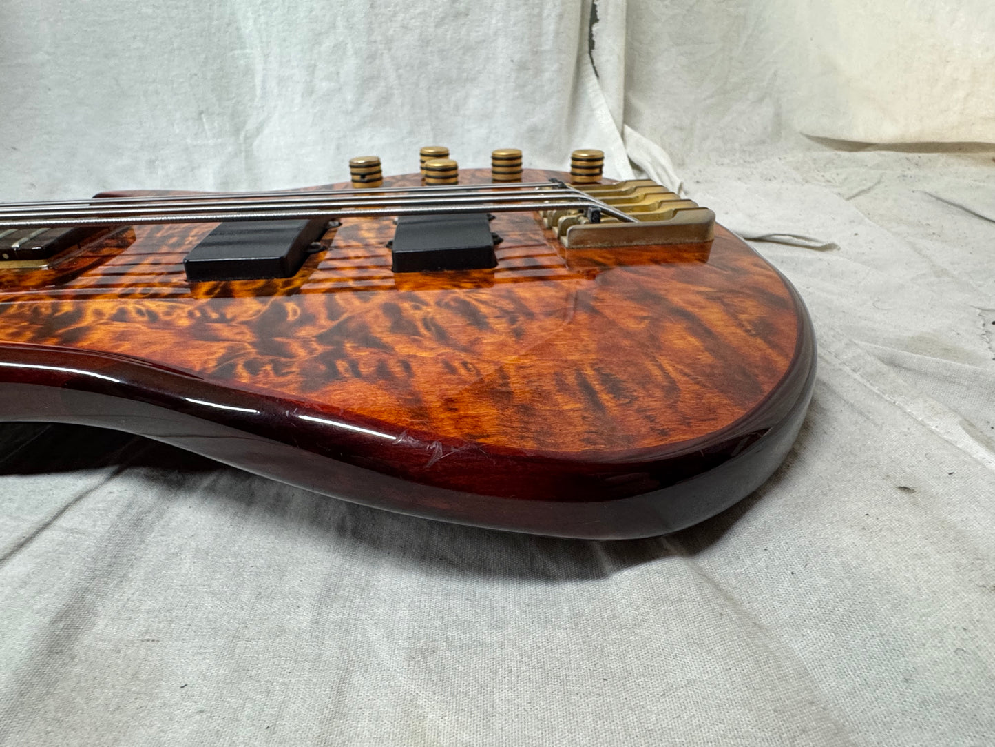 Peavey Cirrus BXP 5 V 5-string Bass