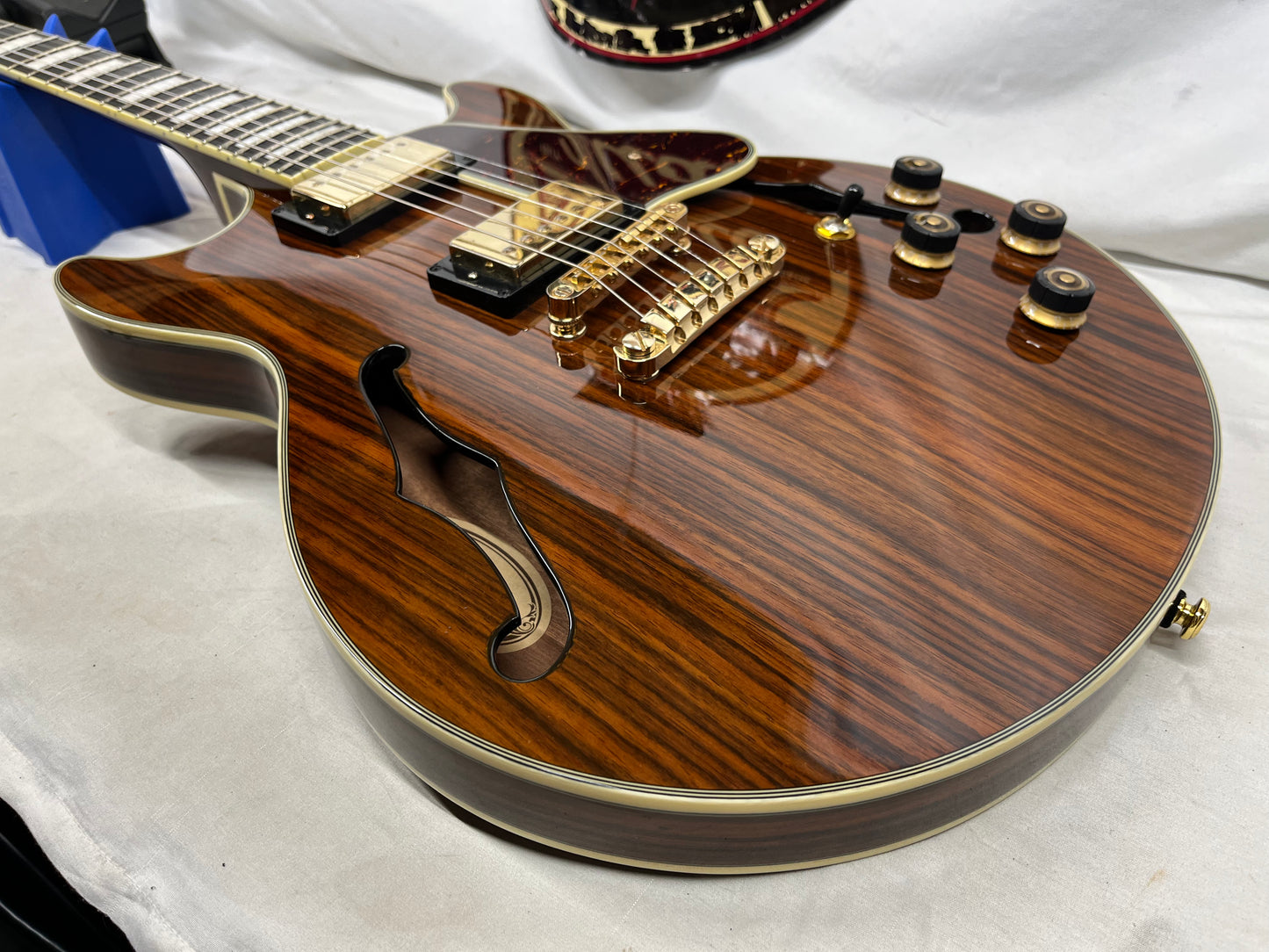Ibanez AM93ME Artcore Expressionist Doublecut Semi-Hollow Body Electric Guitar with Case
