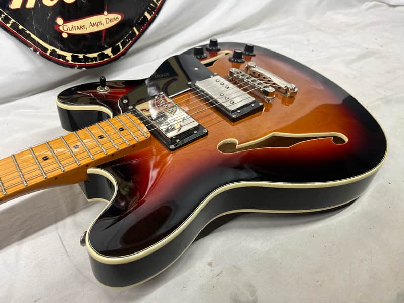 Squier Classic Vibe Starcaster Semi-Hollow Body Electric Guitar - Image 20