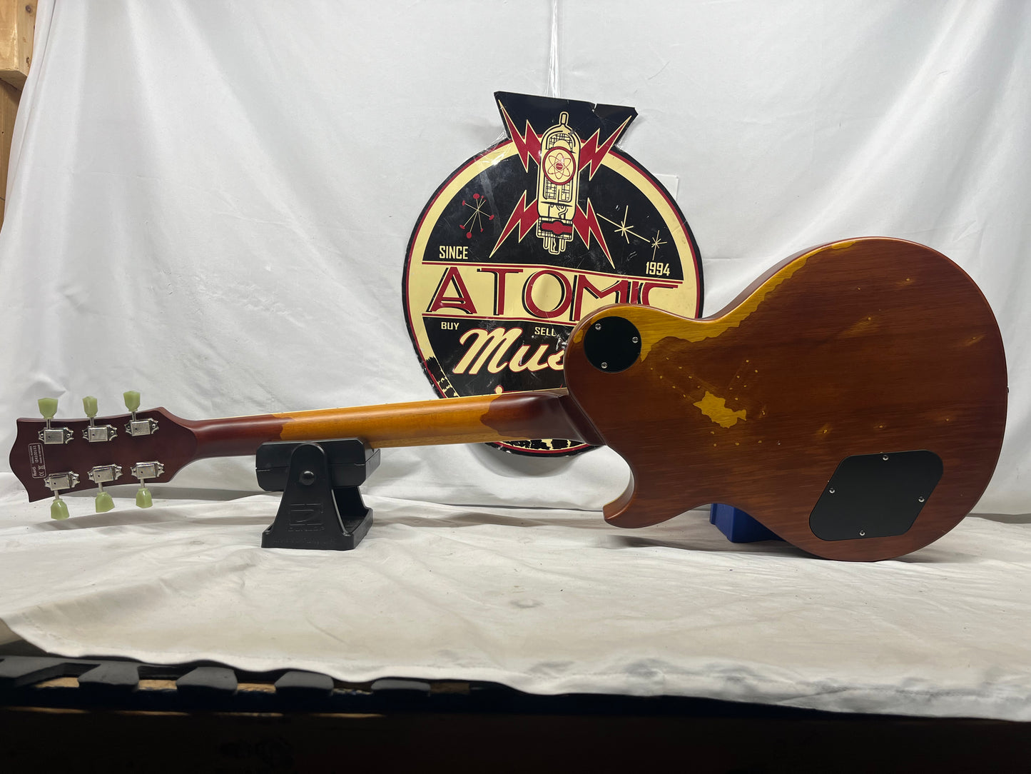 IYV ILS-300D Singlecut LP-Style Electric Guitar