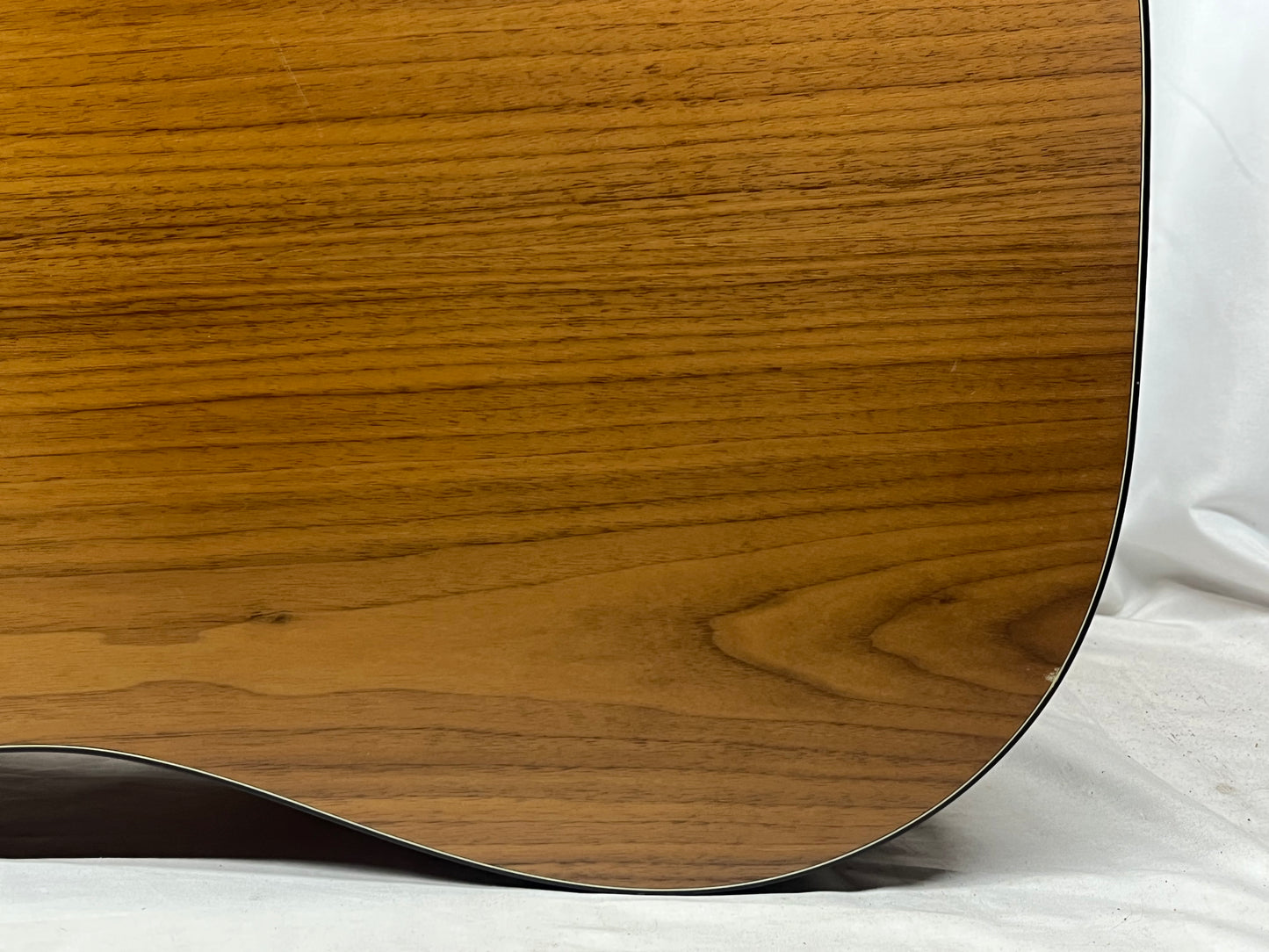 American Acoustech ESVL-1 Acoustic Guitar