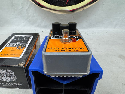 Electro-Harmonix OpAmp Big Muff Pi π Distortion Fuzz Pedal with Box