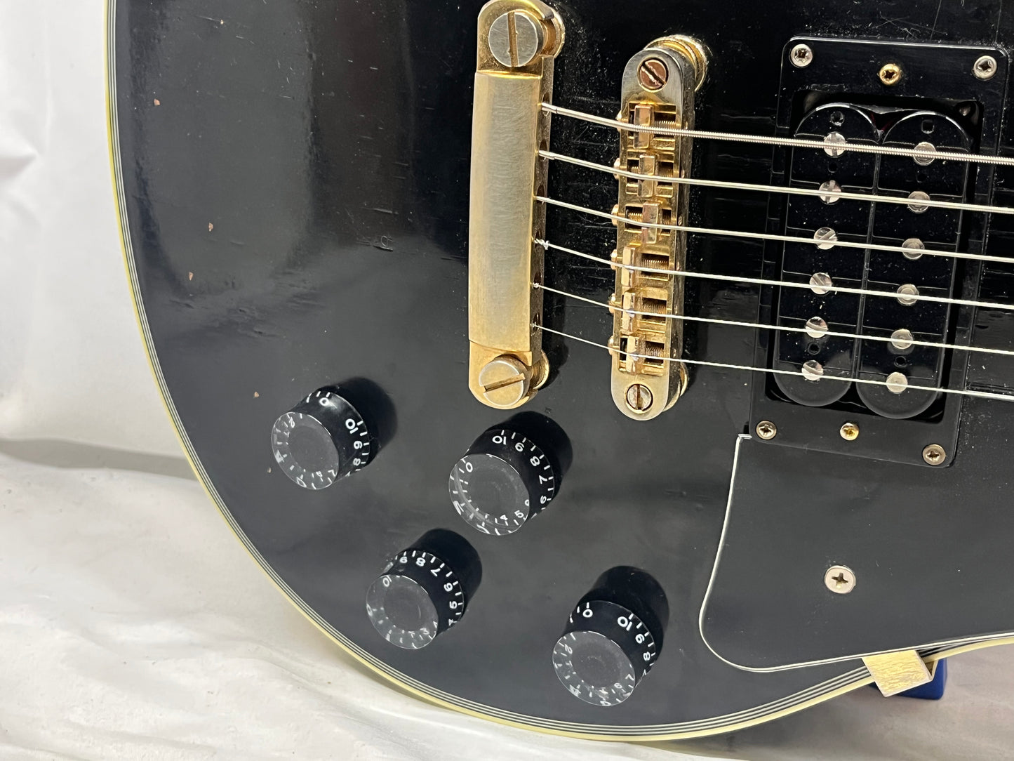Sawtooth Singlecut LP-Style Electric Guitar - Distressed Black