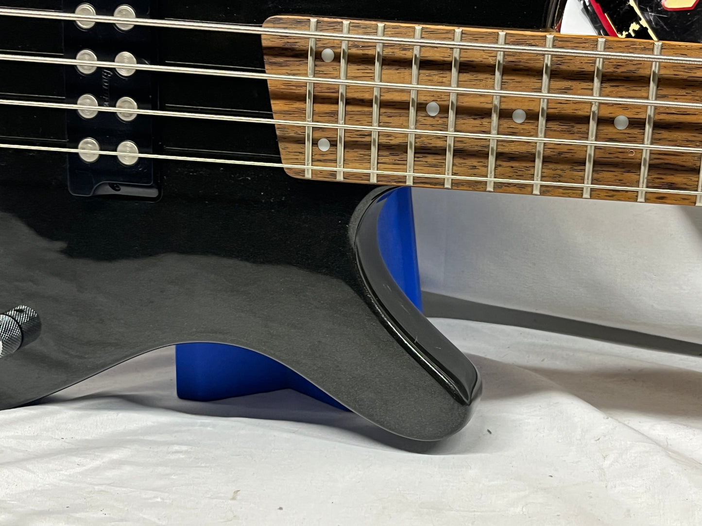 Ibanez Soundgear SRX 300 4-String Doublecut Electric Bass