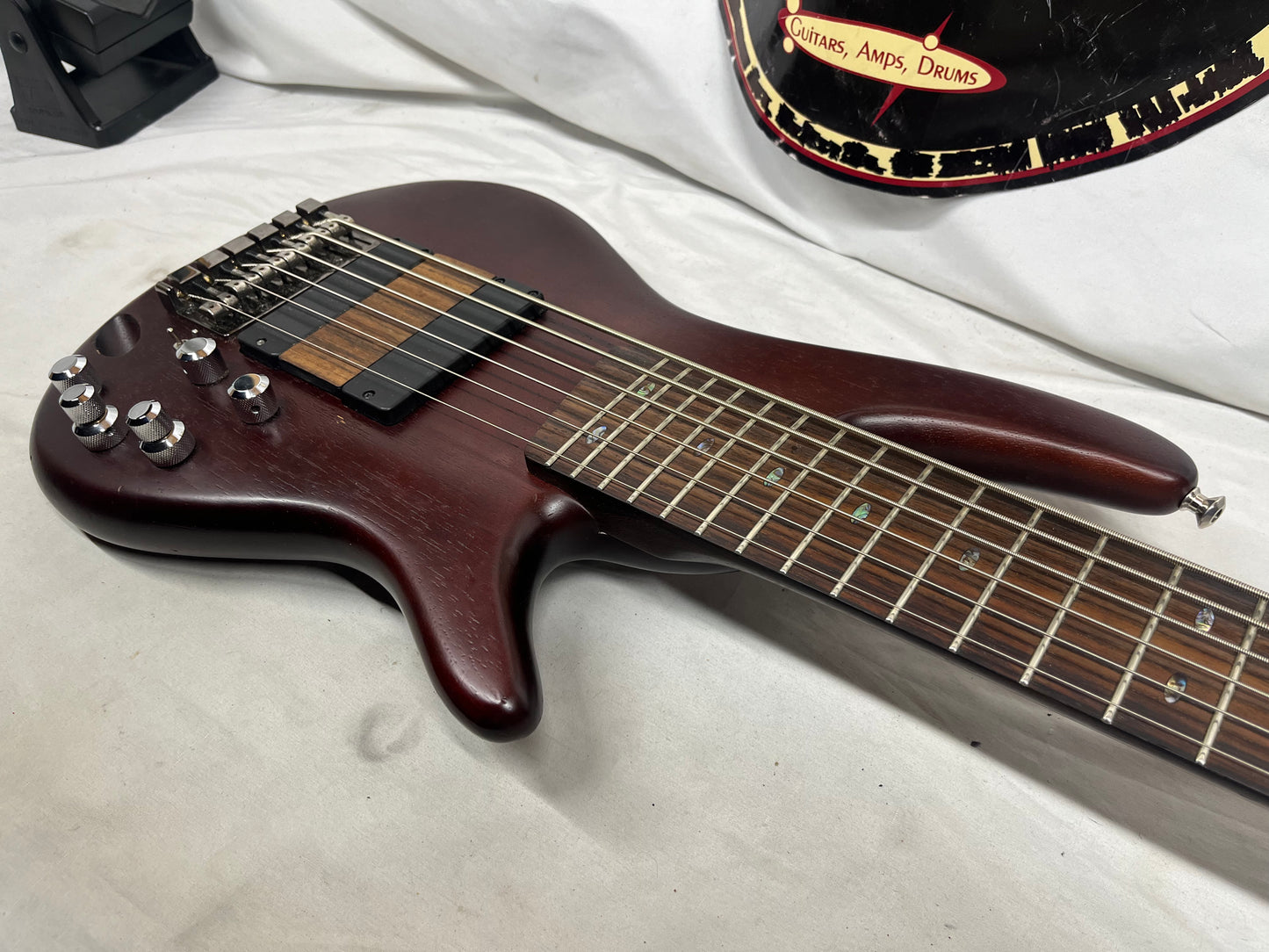 Ibanez Soundgear SR506 6-String Electric Bass