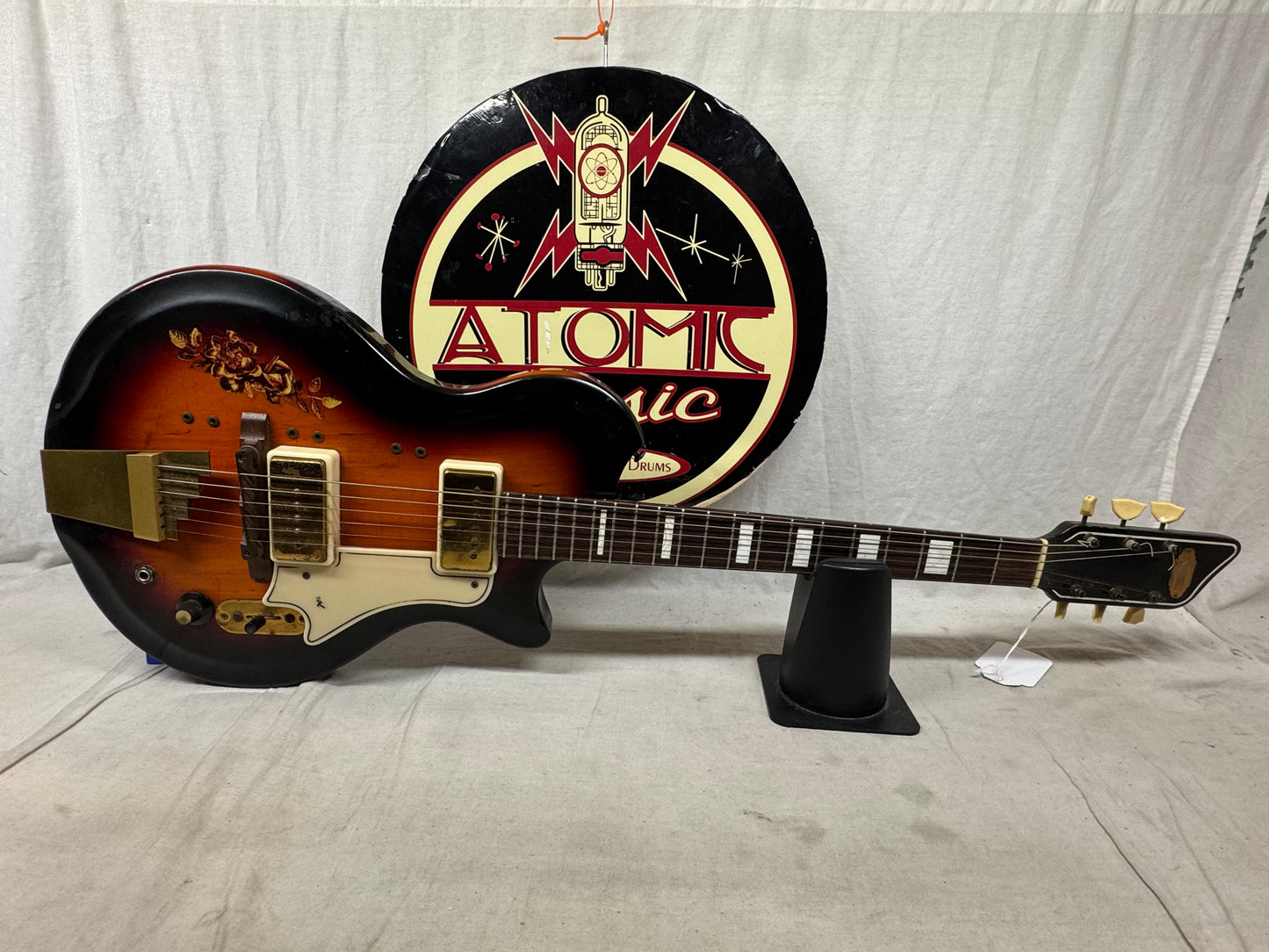 Supro Rhythm Master Guitar with Case - Sunburst