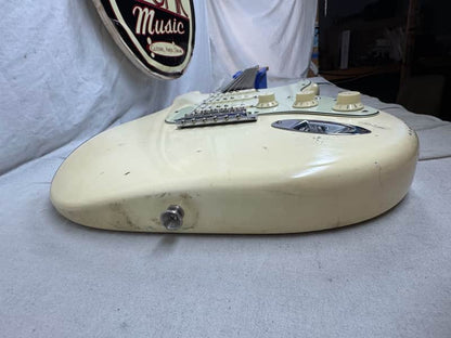 Fender Road Worn '60s Stratocaster Guitar - Image 18