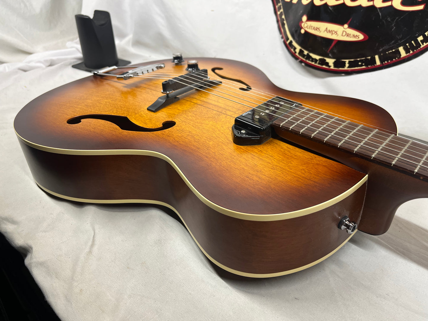 Godin 5ht Avenue Kingpin P90 Left Handed Lefty Hollow Body Electric Guitar