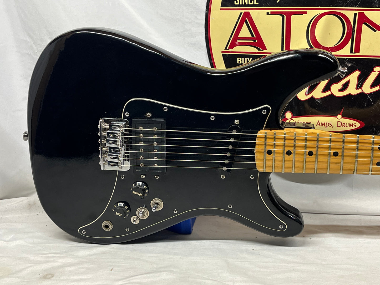 Fender Lead I 1 Doublecut Electric Guitar - Black with Case