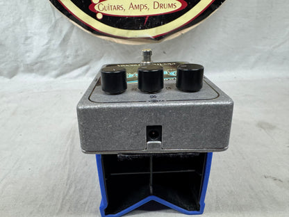 Electro-Harmonix Stereo Pulsar Variable Shape Tremolo Pedal