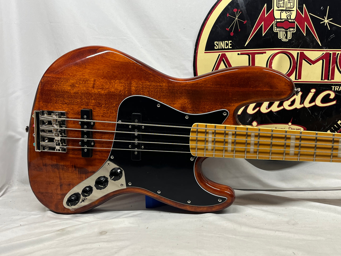 Squier Classic Vibe Active '70s 4-String Electric Jazz Bass - Mocha