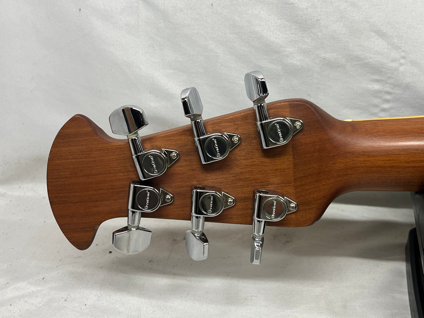 Ovation Celebrity CC057 Acoustic Electric Guitar