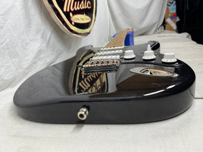 Hamer USA Daytona Guitar S-style with Case - Black / Maple neck