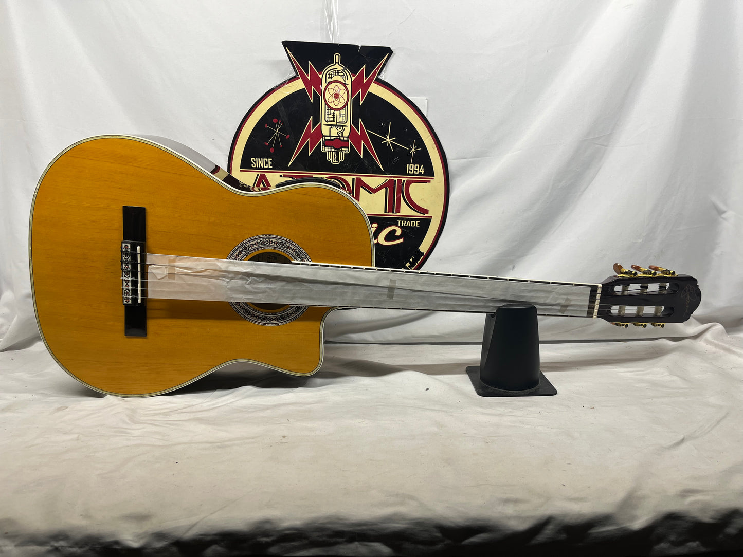 Esteban Granada Classical Acoustic Guitar and G10 Amplifier Like New