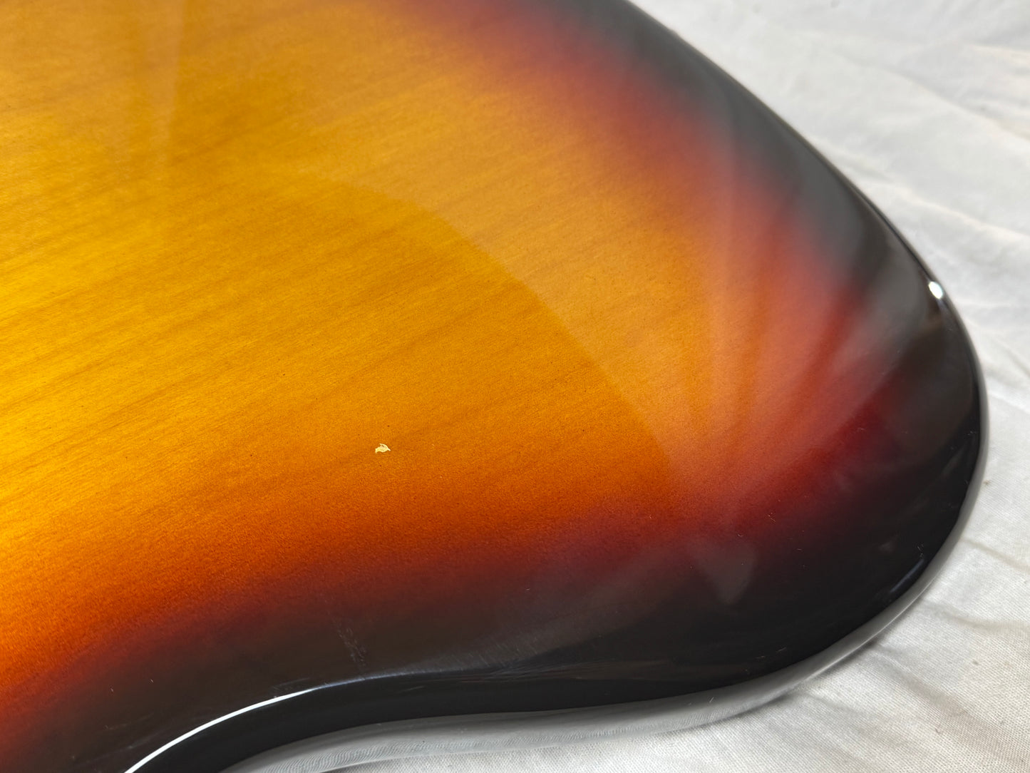 Fender Bass VI 6-string Bass with Case - MIJ Made In Japan 1996 - 3-Color Sunburst / Rosewood fingerboard