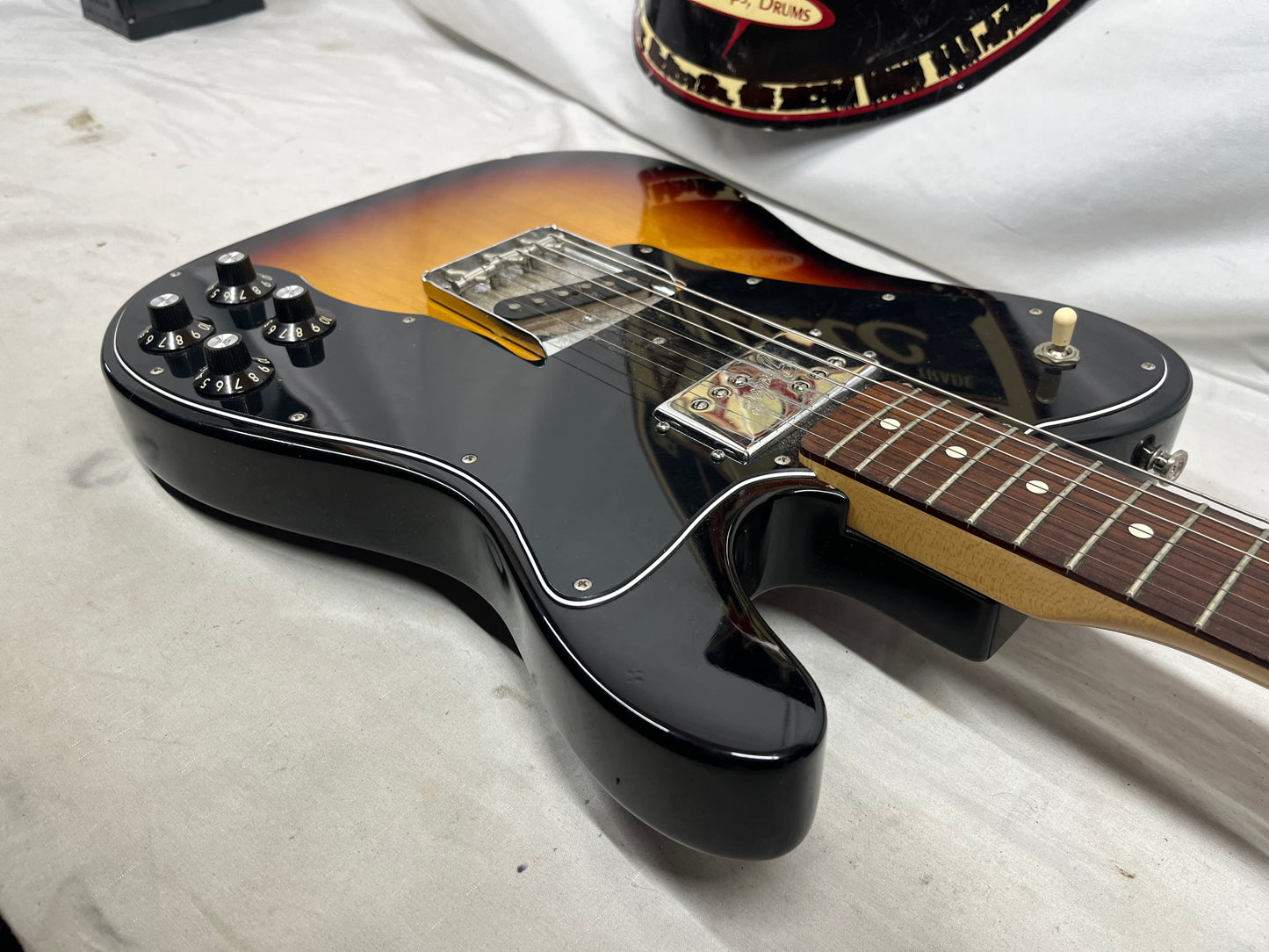 Fender Classic Series '72 Telecaster Tele Custom Electric Guitar 2010 - 3-Color Sunburst