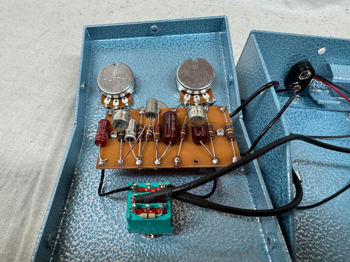 Analog Noir Effects 1965 Hornby Skewes Zonk Machine in hammered blue wedge enclosure Fuzz Pedal - Limited Edition - 1 of 4